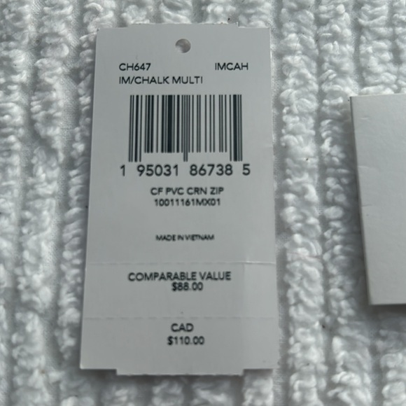 Coach floral wristlet. NWT, HOST PICK! - Picture 3 of 12